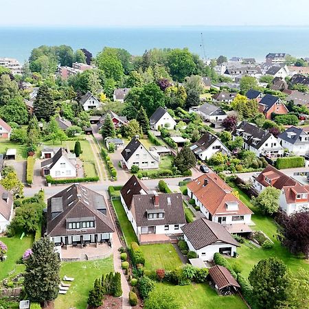 Nur 7 Gehminuten Zum Strand, Sehr Hochwertige Ferienwohnung Mit Terrasse In Ruhiger Lage, Inklusive Parkplatz Und Fahrradunterstellplatz Laesst Keine Wuensche Offen Scharbeutz Esterno foto