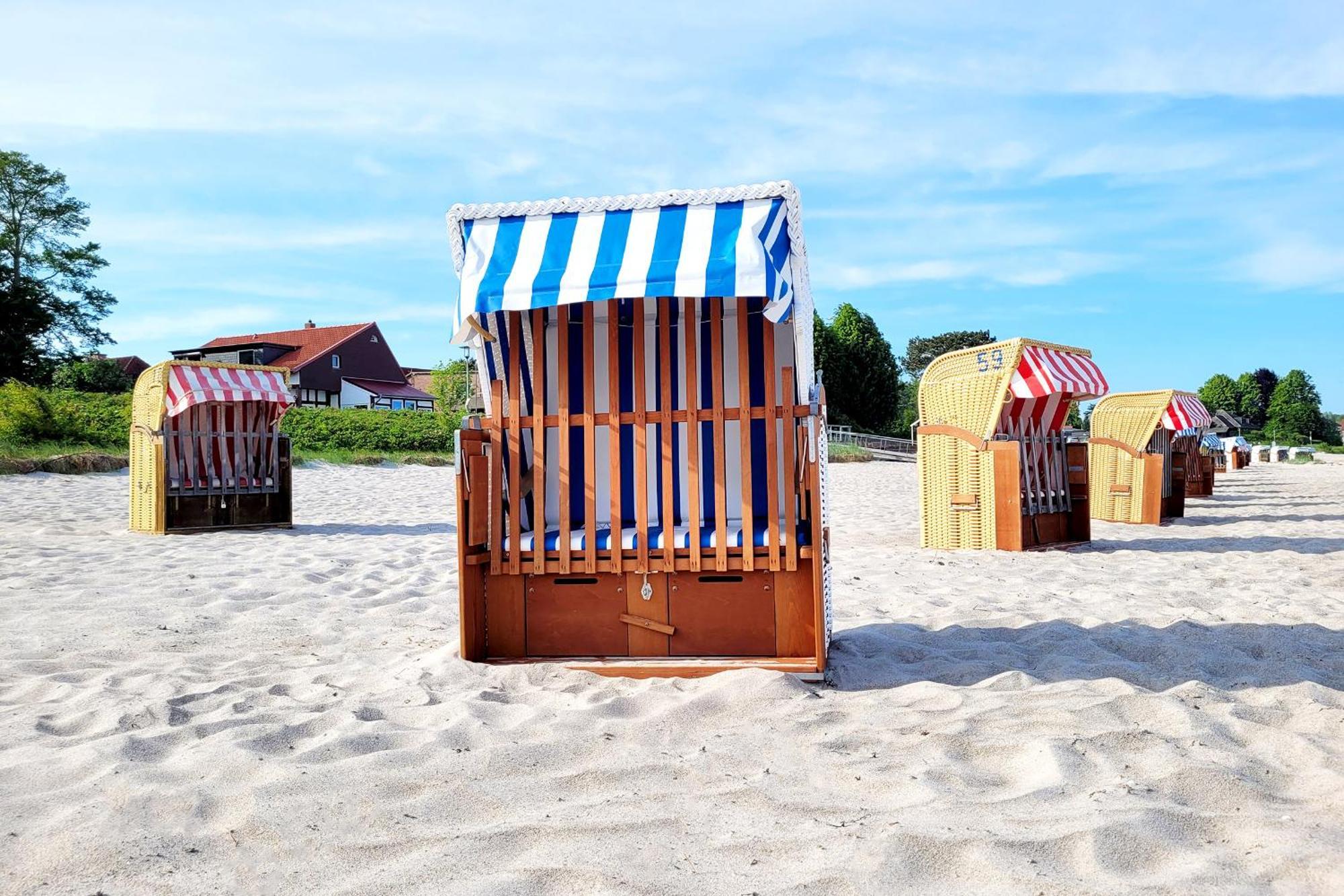 Nur 7 Gehminuten Zum Strand, Sehr Hochwertige Ferienwohnung Mit Terrasse In Ruhiger Lage, Inklusive Parkplatz Und Fahrradunterstellplatz Laesst Keine Wuensche Offen Scharbeutz Esterno foto
